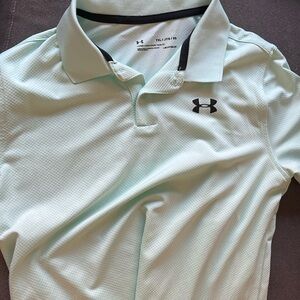 Boys under armor tee